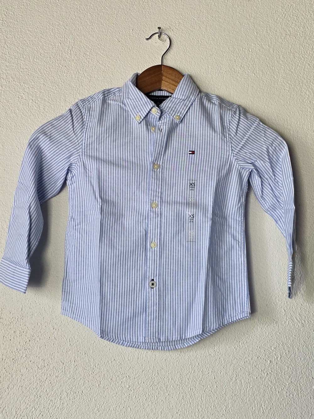 NWT Tommy Hilfiger Boys Blue Stripe Button Down Shirt XS 4-5